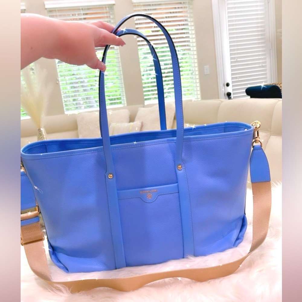 Beautiful Blue Michael Kors tote bag